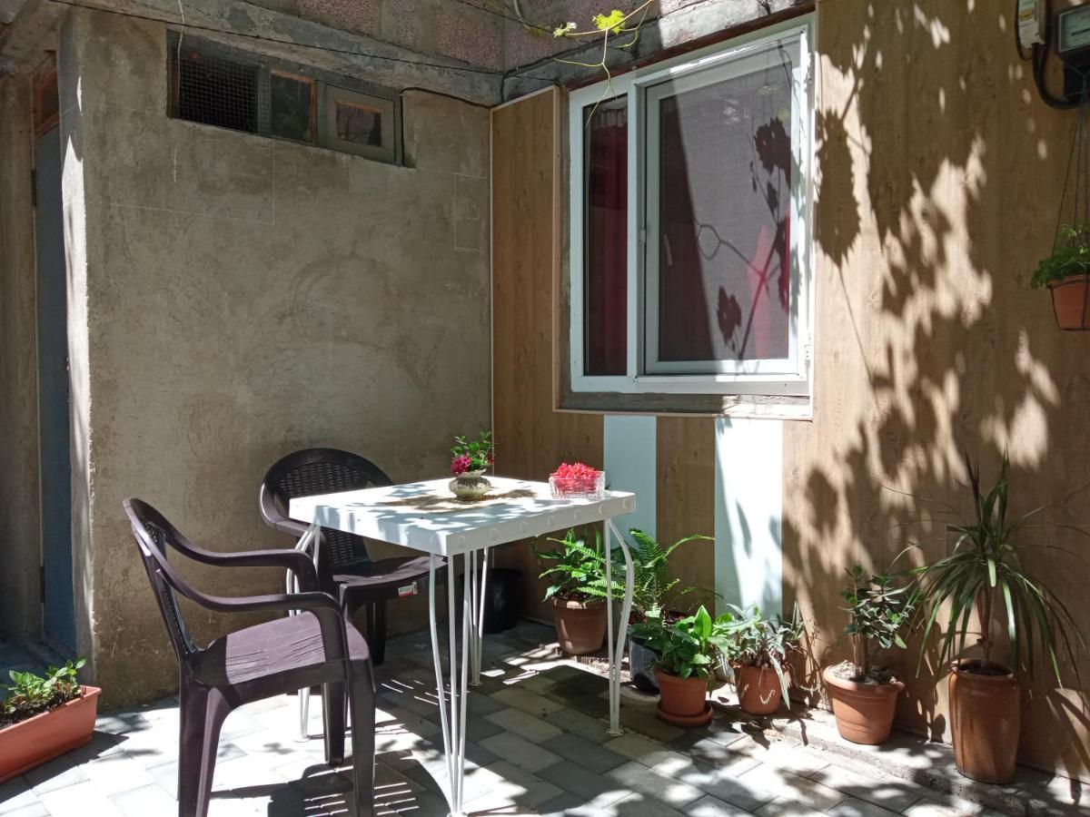 Cortile Apartamento Tbilisi Exterior foto